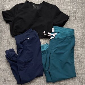 FIGS Medium Bundle - 1 Top, 2 Bottoms